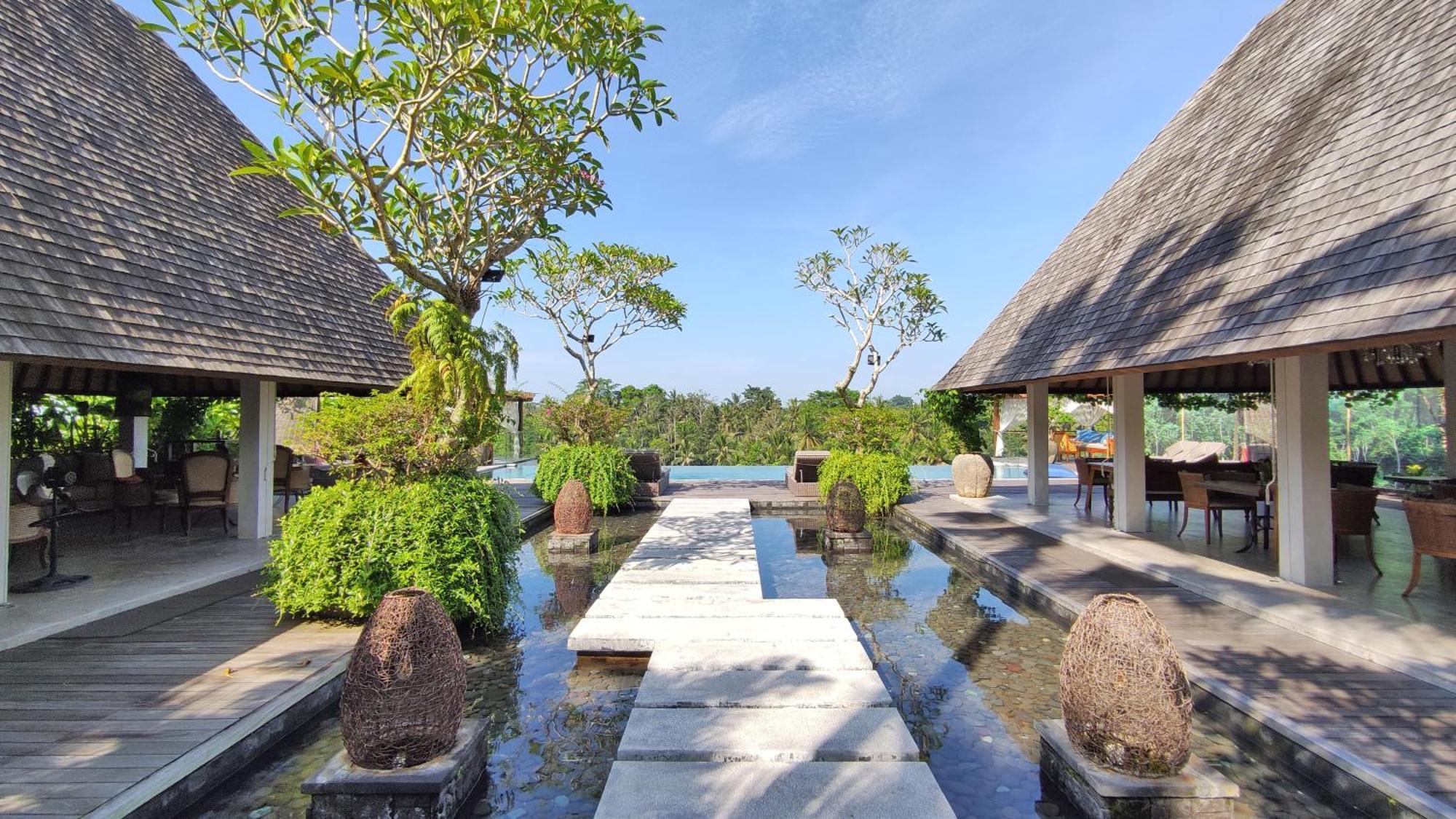 โกยา บูทิก รีสอร์ต Hotel อูบุด ภายนอก รูปภาพ The resort's main pool